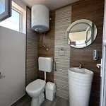 Moderne Maria-vida Piscine 2km Mostar 22km Međugorje