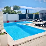 Hébergement de vacances Moderne Maria-vida Piscine 2km Mostar 22km