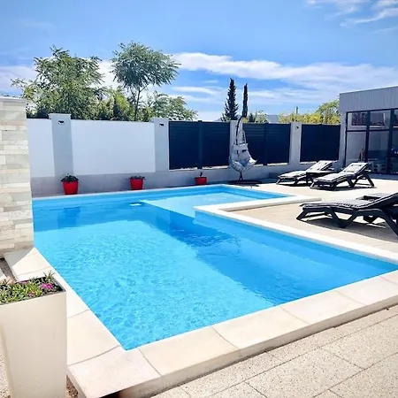 Moderne Maria-vida Piscine 2km Mostar 22km Holiday home