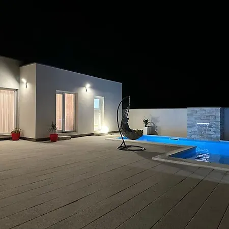 Holiday home Moderne Maria-vida Piscine 2km Mostar 22km Medjugorje