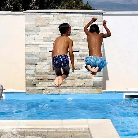 Moderne Maria-vida Piscine 2km Mostar 22km Holiday home *