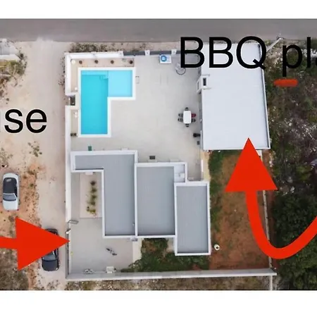 Moderne Maria-vida Piscine 2km Mostar 22km Holiday home Medjugorje