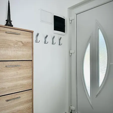 Holiday home Moderne Maria-vida Piscine 2km Mostar 22km