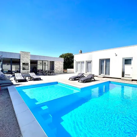 Moderne Maria-vida Piscine 2km Mostar 22km Holiday home *