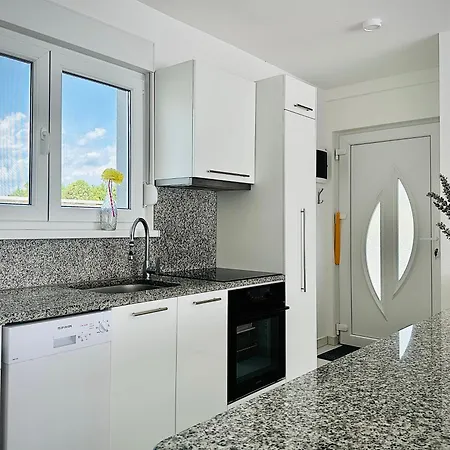 Moderne Maria-vida Piscine 2km Mostar 22km Prázdninový dům *