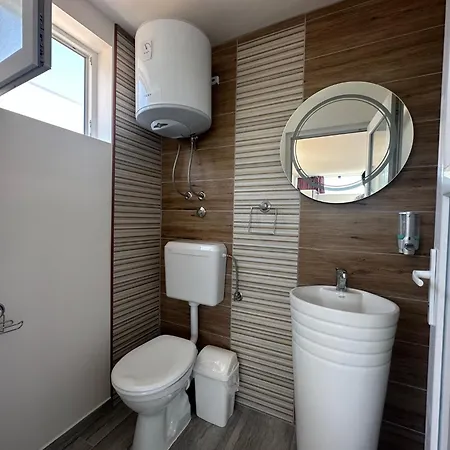 Moderne Maria-vida Piscine 2km Mostar 22km Međugorje