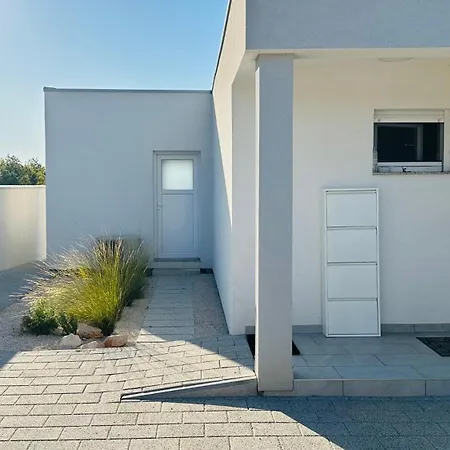 Moderne Maria-vida Piscine 2km Mostar 22km